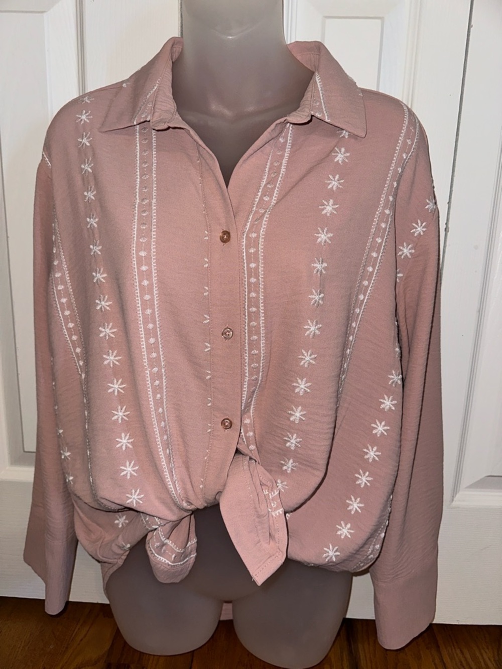 Como Blu Embroidered Dusty Rose Button-Up Shirt Small S